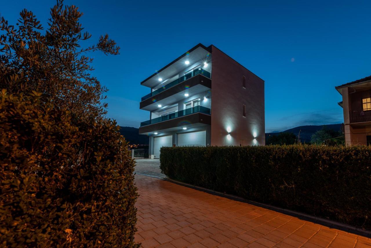 Villa Dalmata Трогир Екстериор снимка