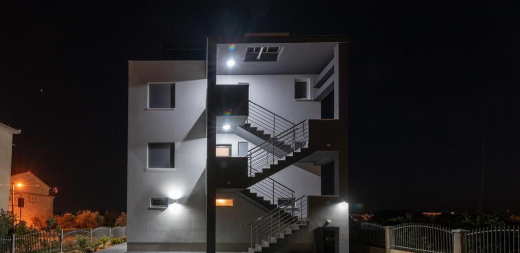 Villa Dalmata Трогир Екстериор снимка